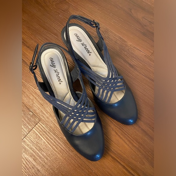 Easy street navy strapless slingback pumps - Picture 2 of 8